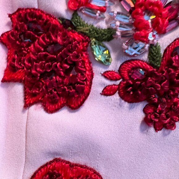 Sachin & Babi Vittoria Gown - Morganite/Ruby Embroidered Floral Gown with cape - Picture 7 of 11